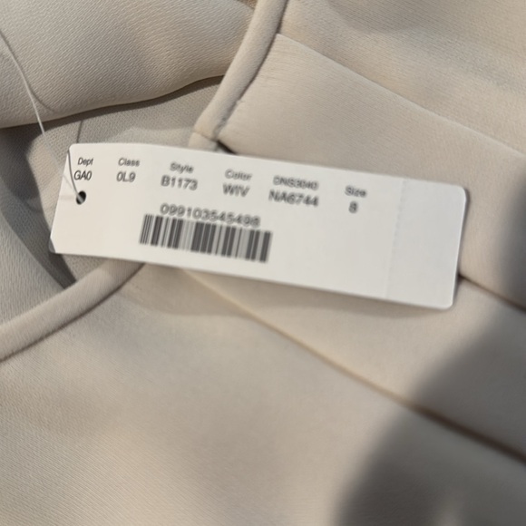 J Crew NWT sleeveless popover top with front inverted pleats - Picture 9 of 12